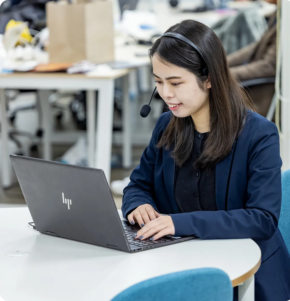 CS BPO業務をしている様子