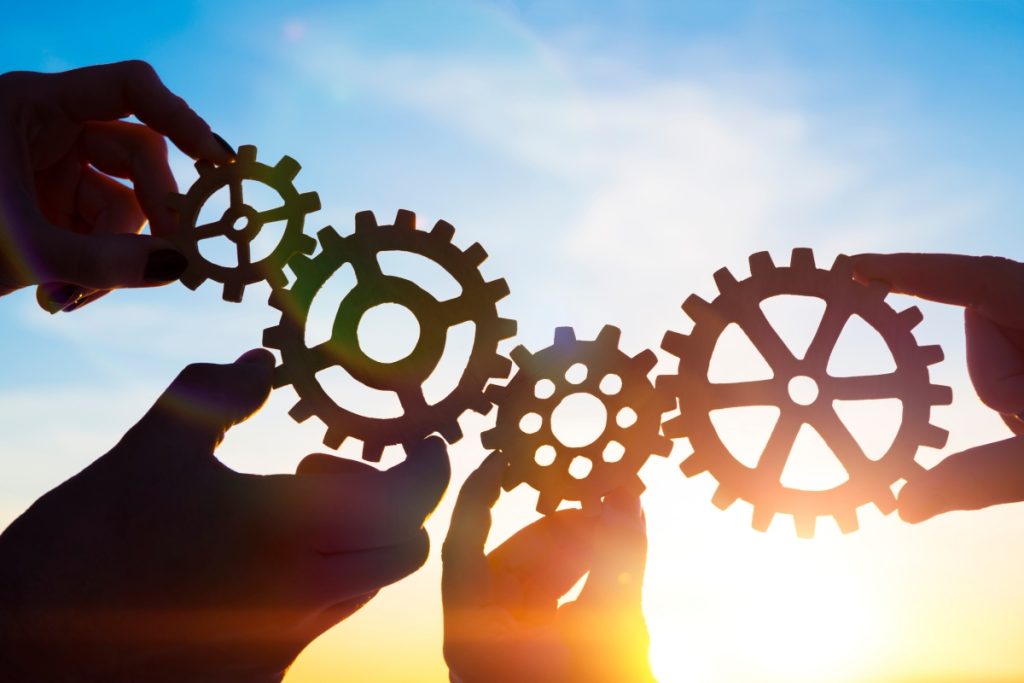 カスタマーサクセスと営業の機能の連携を見込めるようにするためにセミナーなどが必要になることを表す画像