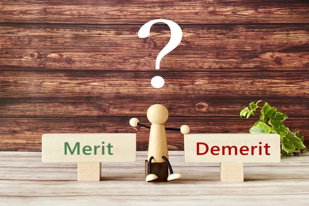 メリットとデメリットがわかる事例、派遣社員向けのコンテンツの情報の比較の画像