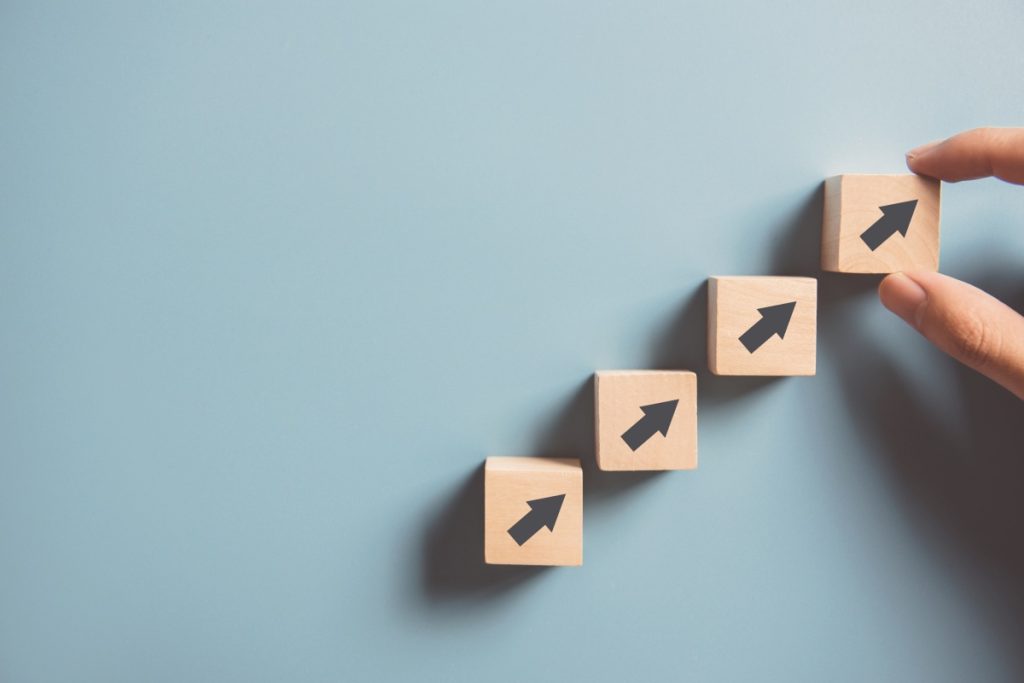 派遣会社は雇用しているすべての派遣労働者のスキルアップを義務付けられている（労働者派遣法）