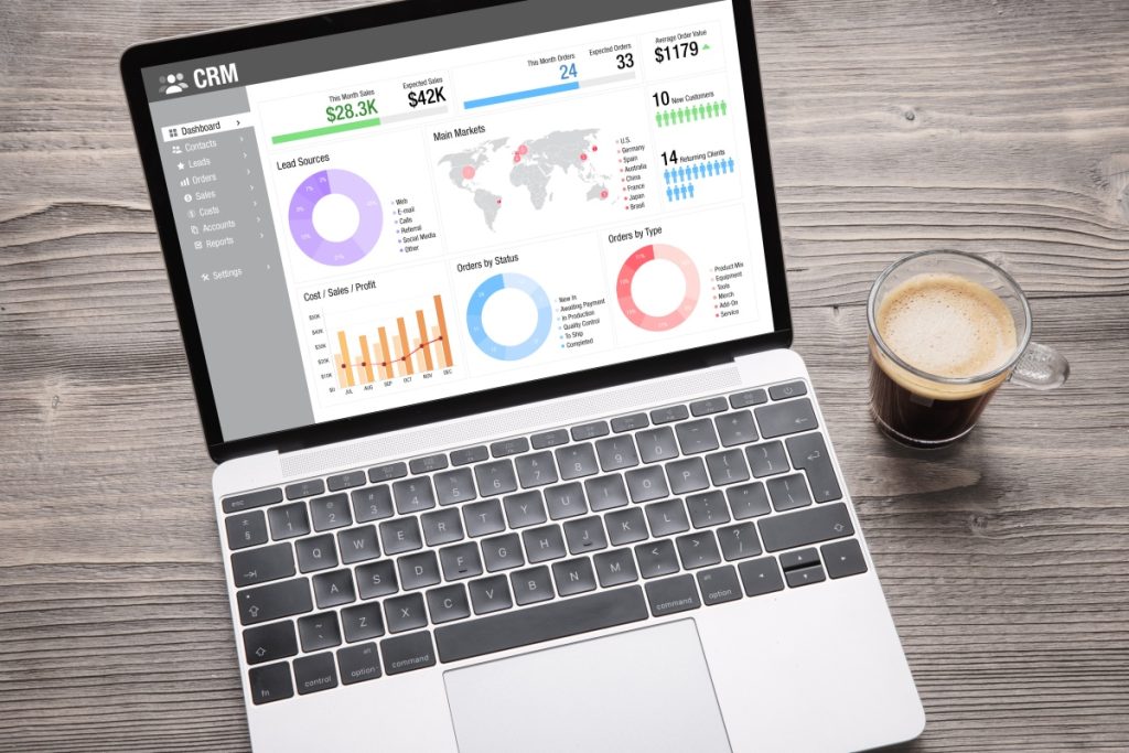 CRMツールによって顧客をマネジメントすることができます。顧客のスタイルを理解して自社の魅力を伝えることができます。