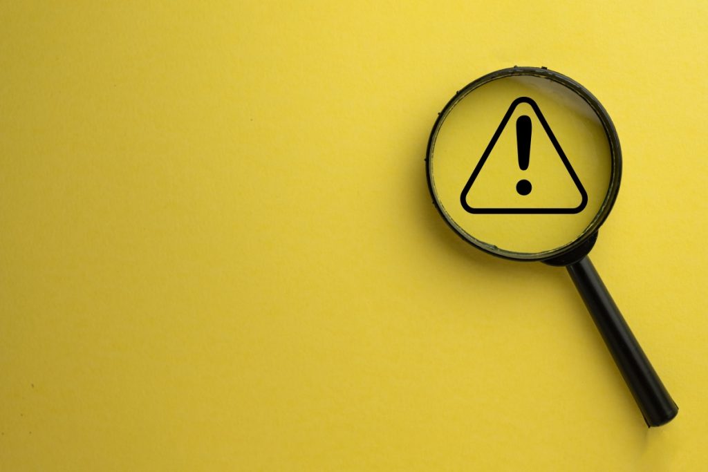 貿易事務や営業事務などは人気の職種。希望する職種を取り扱っている派遣会社に登録しよう。