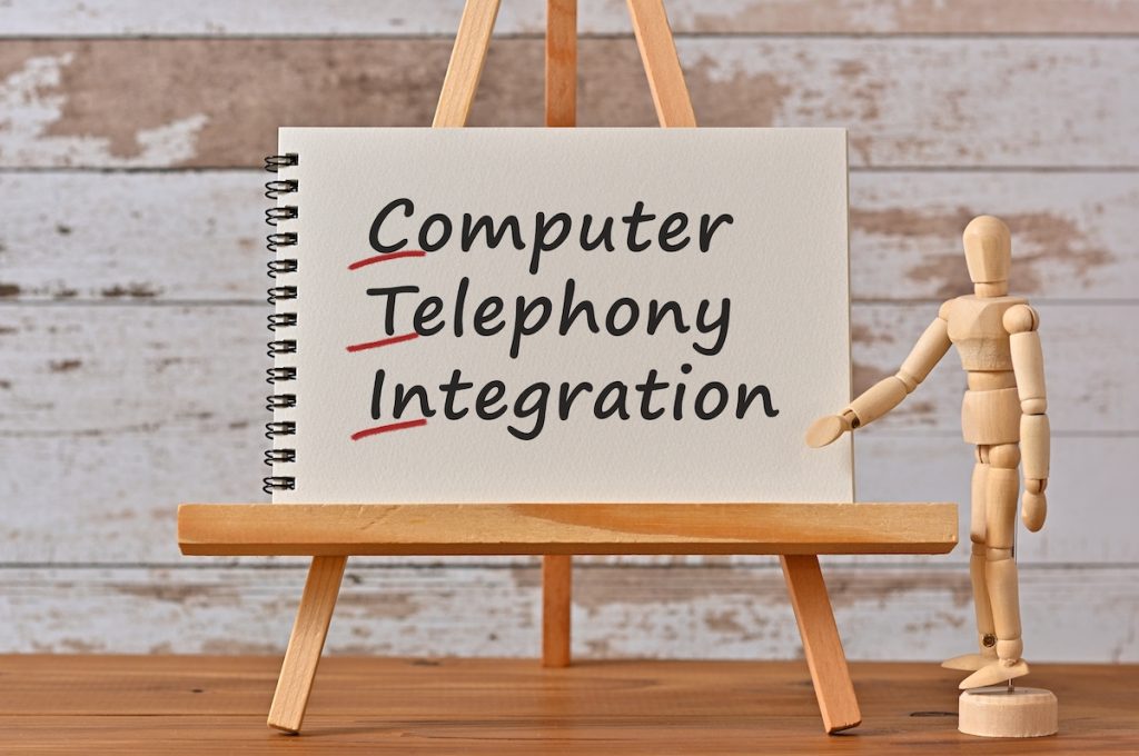 インサイドセールスで役立つツールにはいくつか種類があり、例えばSFAを導入すると営業活動全体が可視化されるため、チーム全体で対応できるようになる。