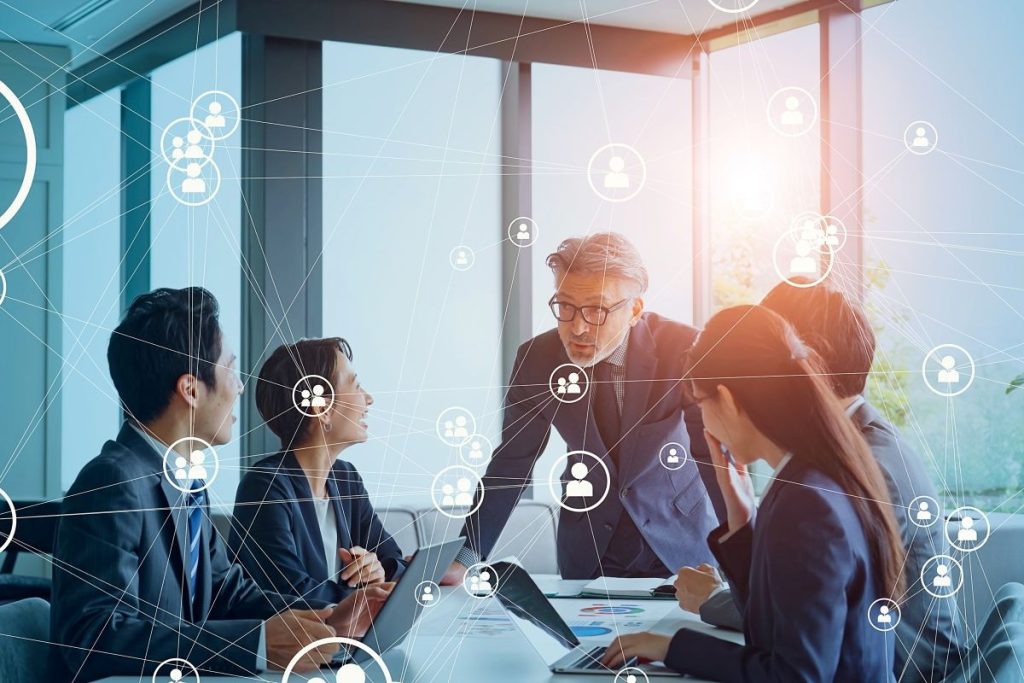 コールセンターなどからの家電のほか、メルマガの俳人で顧客にアプローチする手法もある。課題解決やアプローチ方法の選定についてチームで話し合う必要がある