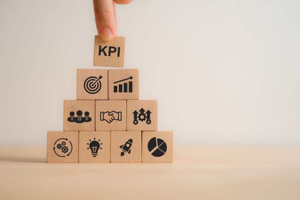 顧客との関係性を熟成させるためにも継続的な目標設定が重要。データ分析を行いPDCAを実践する